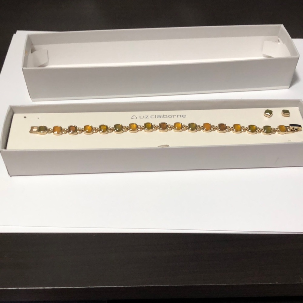 Nwt Liz Claiborne Green Yellow Bracelet Earring Set 20$